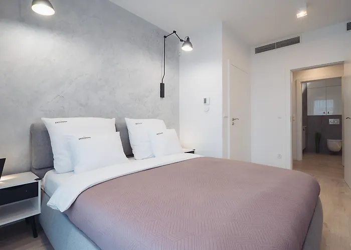 Aparthotel Inqse Marina